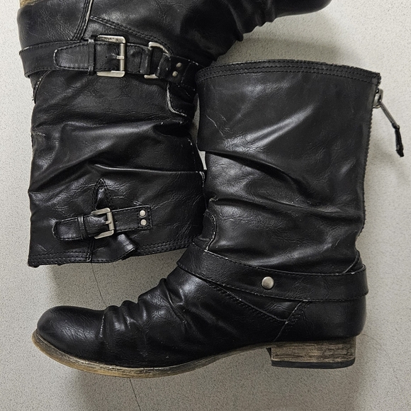 Softmoc Faux Leather Brietta Boot | Size 40 - Picture 4 of 7